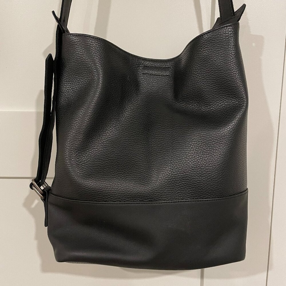 Leather tote/crossbody/shoulder/bucket bag